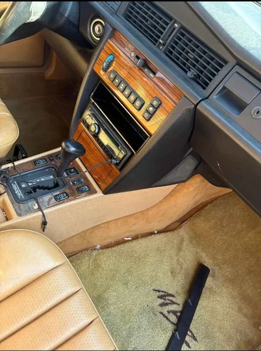 1993 Mercedes-Benz 190E - Image 2 of 14