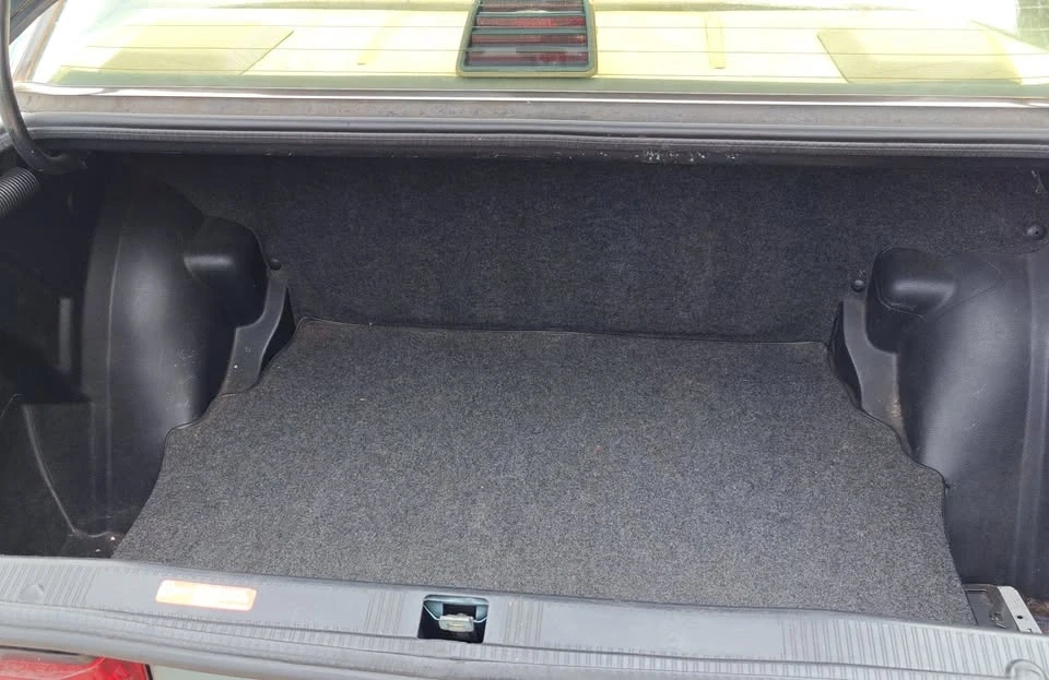 1993 Mercedes-Benz 190E - Image 13 of 13