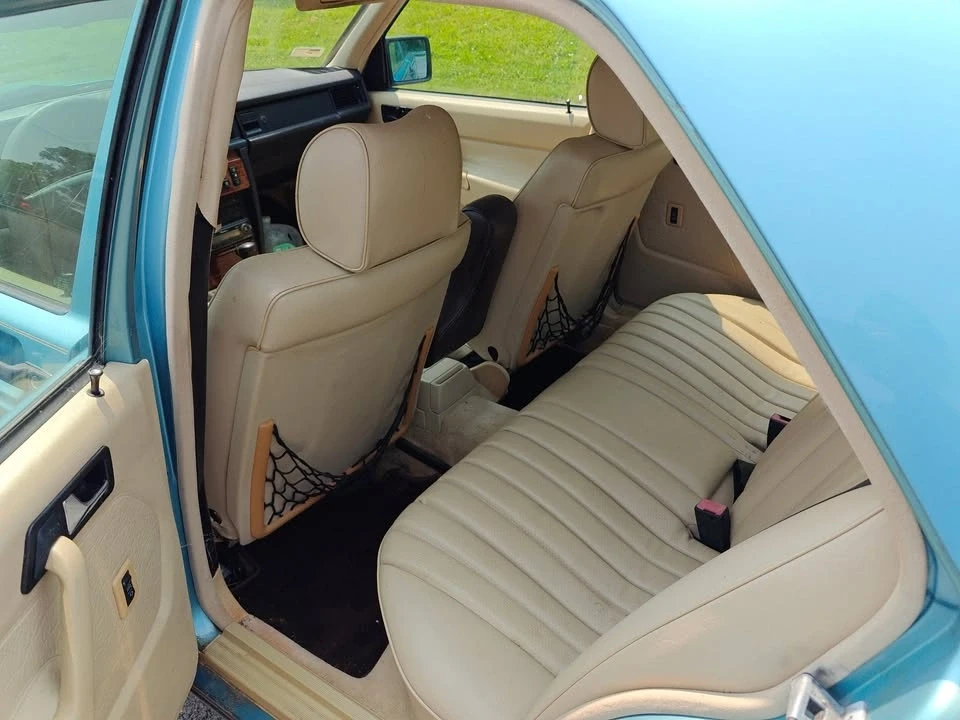 1993 Mercedes-Benz 190E - Image 7 of 13