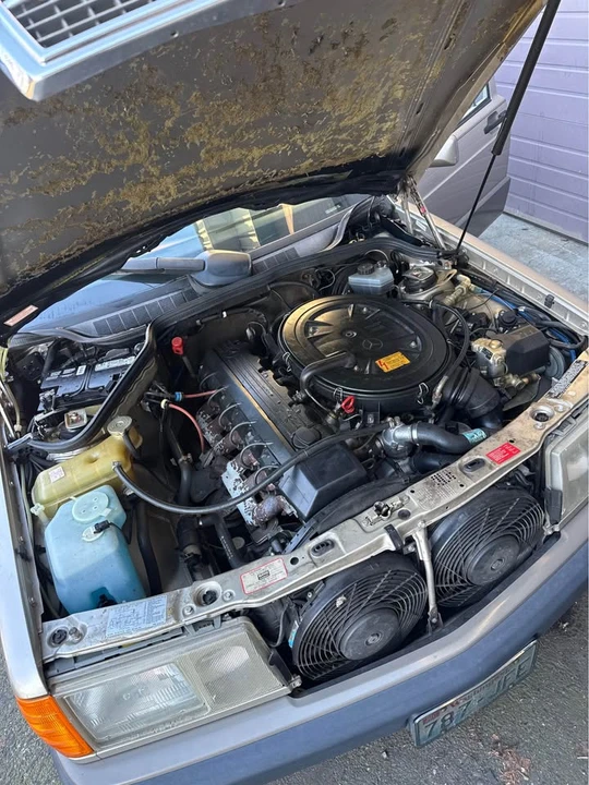 1993 Mercedes-Benz 190E - Image 14 of 17