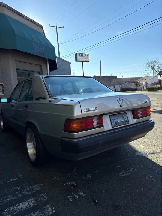 1993 Mercedes-Benz 190E - Image 6 of 17