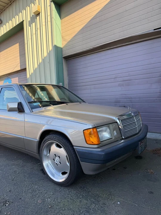 1993 Mercedes-Benz 190E - Image 4 of 17