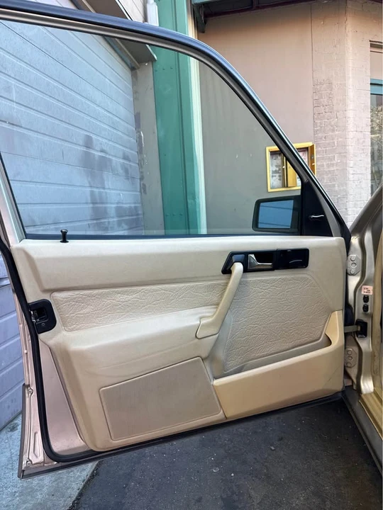 1993 Mercedes-Benz 190E - Image 8 of 17