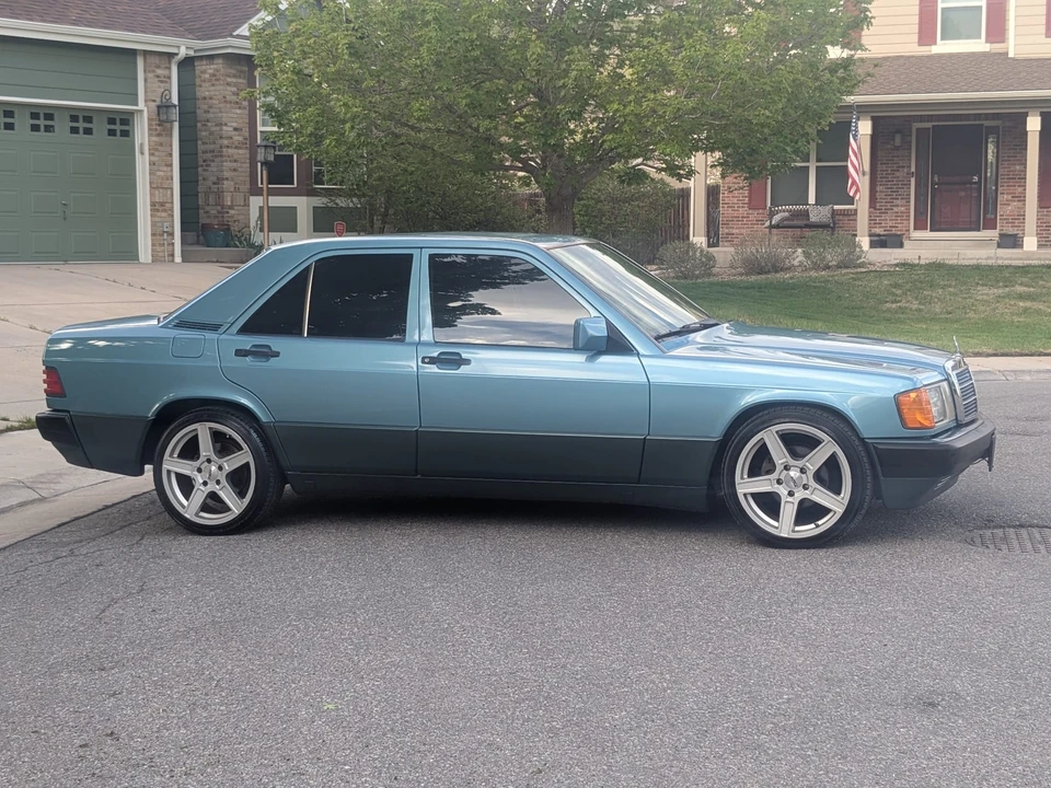 1993 Mercedes-Benz 190E - Image 17 of 31