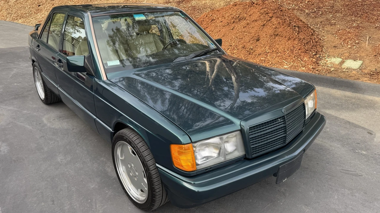 1993 Mercedes-Benz 190E - Image 8 of 31