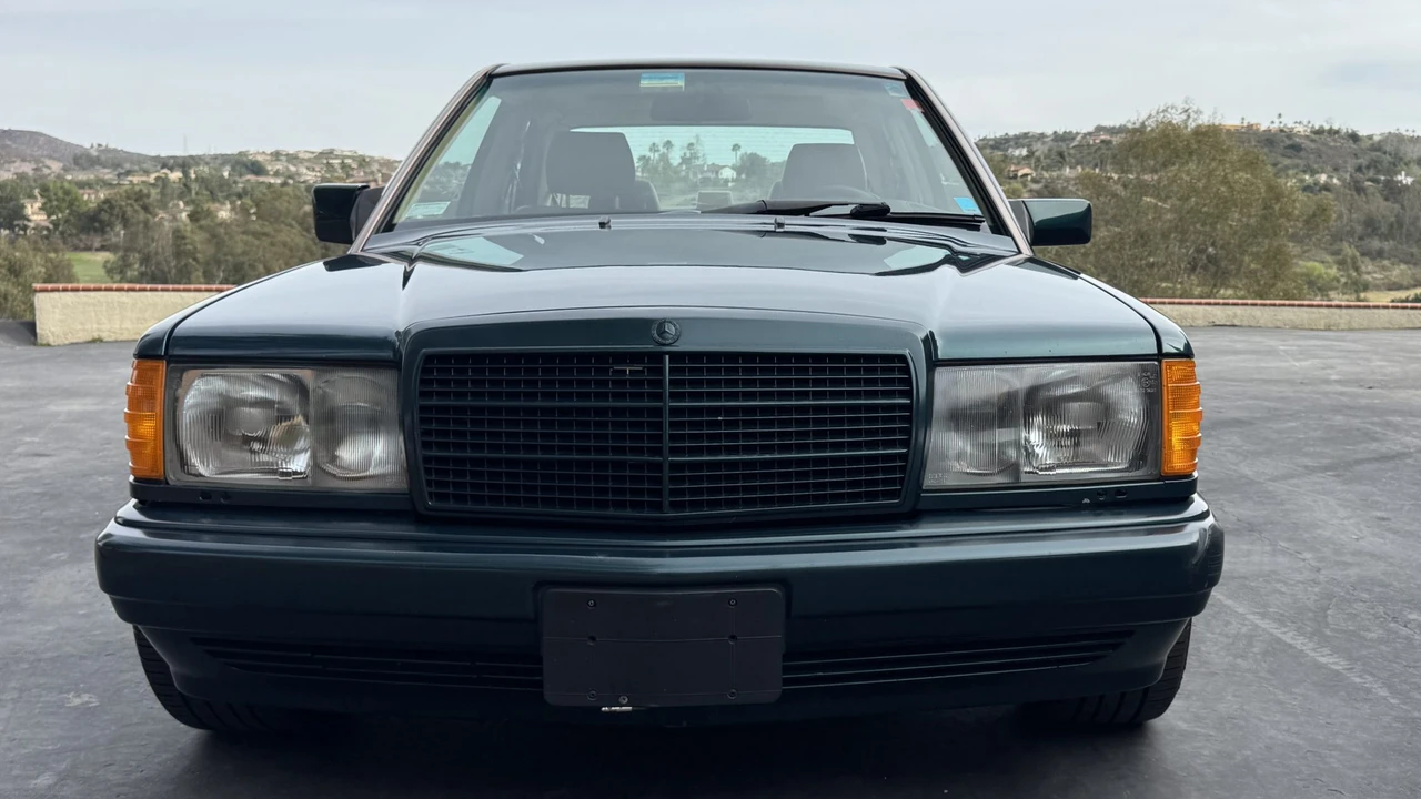 1993 Mercedes-Benz 190E - Image 4 of 31