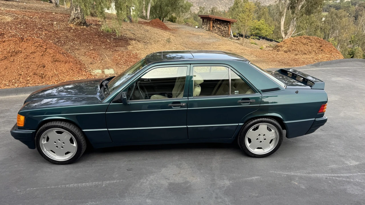 1993 Mercedes-Benz 190E - Image 19 of 31