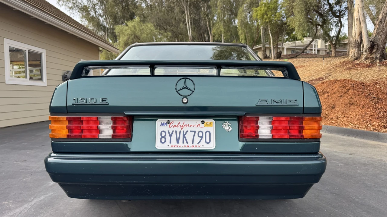 1993 Mercedes-Benz 190E - Image 16 of 31