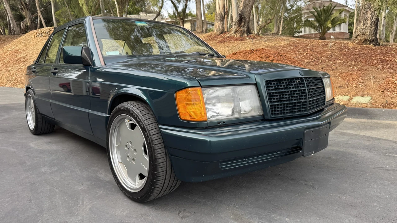 1993 Mercedes-Benz 190E - Image 7 of 31