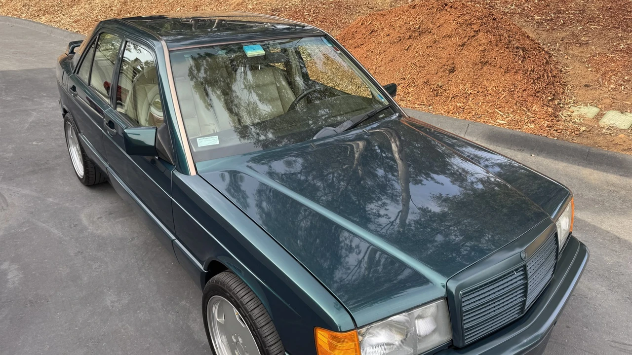 1993 Mercedes-Benz 190E - Image 9 of 31