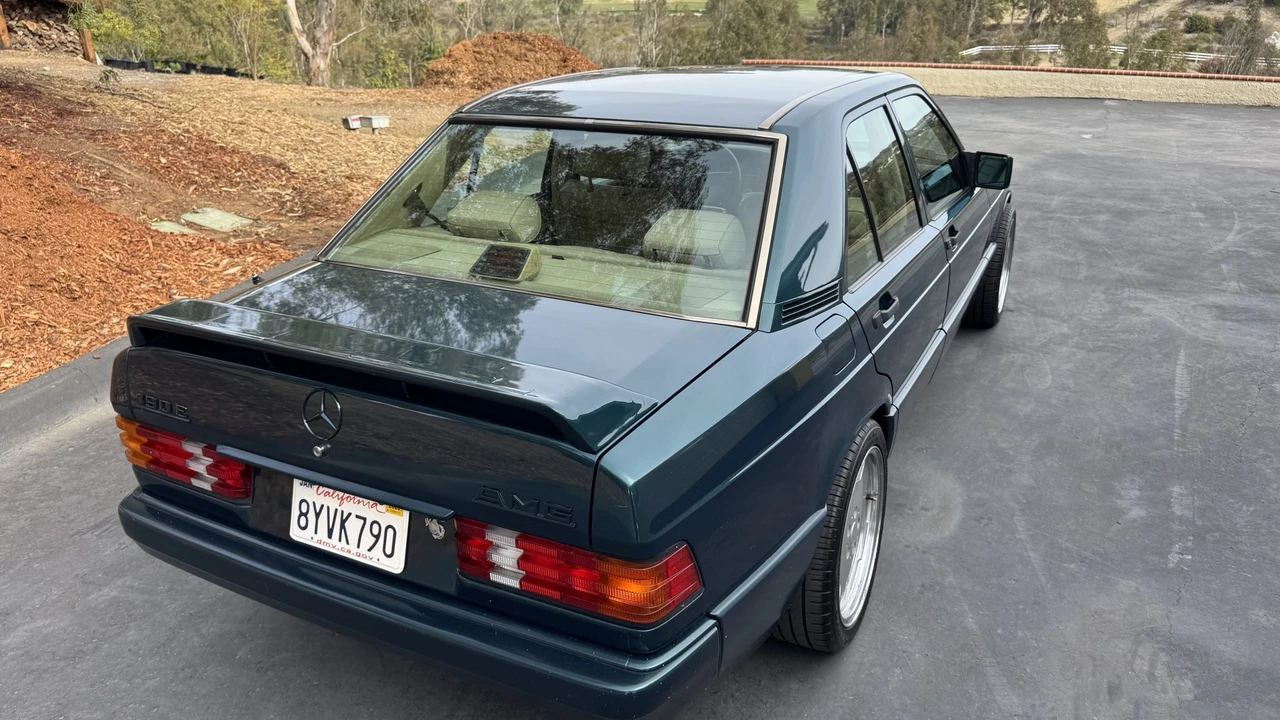 1993 Mercedes-Benz 190E - Image 13 of 31