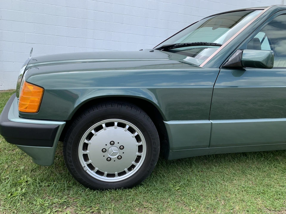 1993 Mercedes-Benz 190E - Image 24 of 31