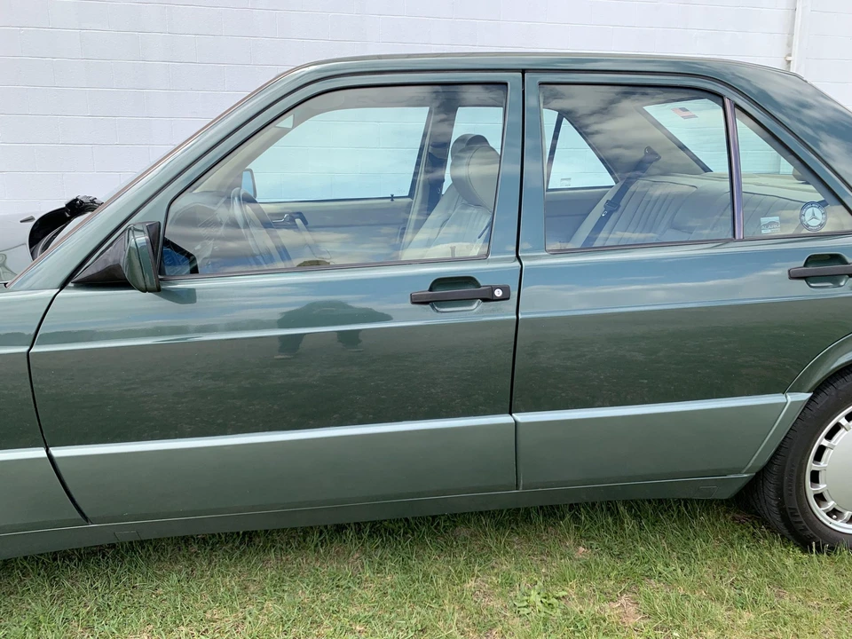 1993 Mercedes-Benz 190E - Image 22 of 31