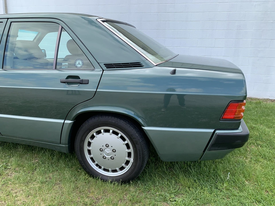 1993 Mercedes-Benz 190E - Image 19 of 31
