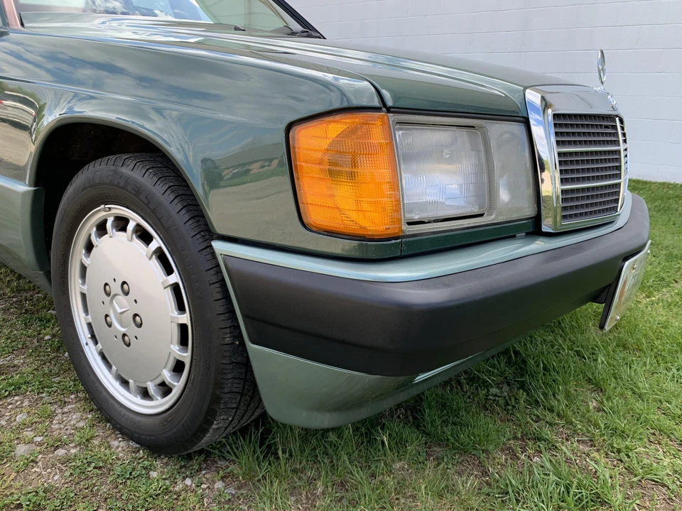 1993 Mercedes-Benz 190E - Image 14 of 31