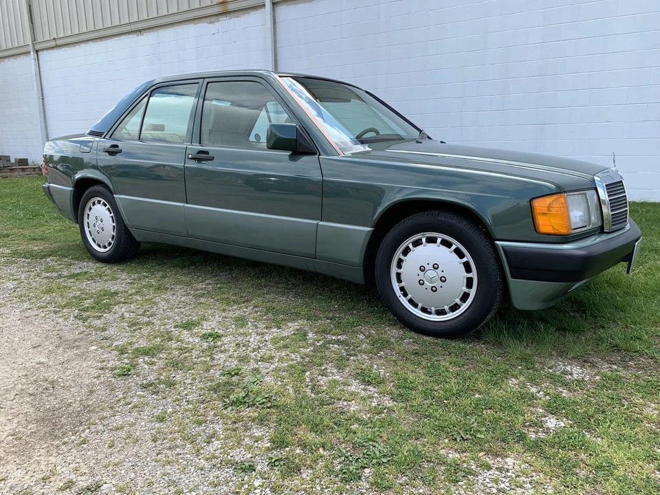 1993 Mercedes-Benz 190E - Image 9 of 31