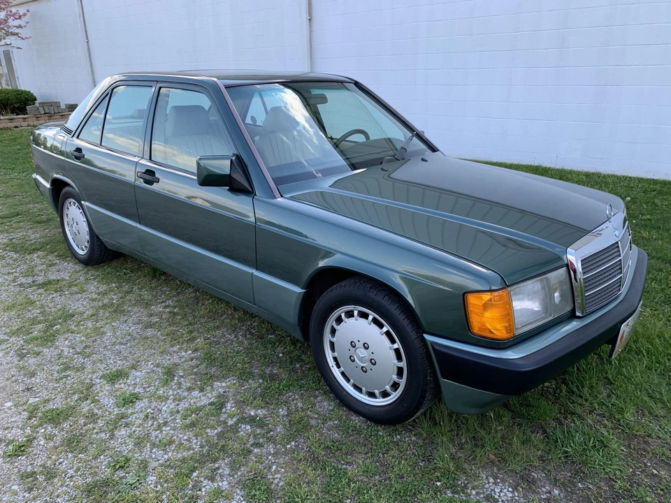 1993 Mercedes-Benz 190E - Image 10 of 31