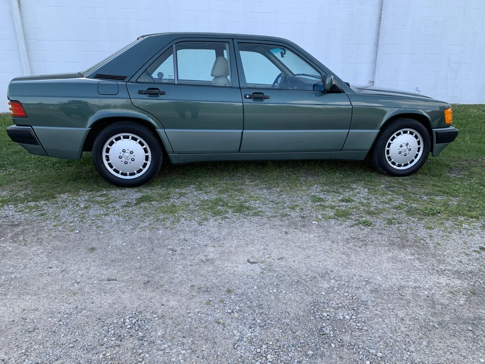 1993 Mercedes-Benz 190E - Image 8 of 31