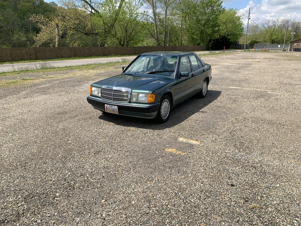 1993 Mercedes-Benz 190E - Image 2 of 31