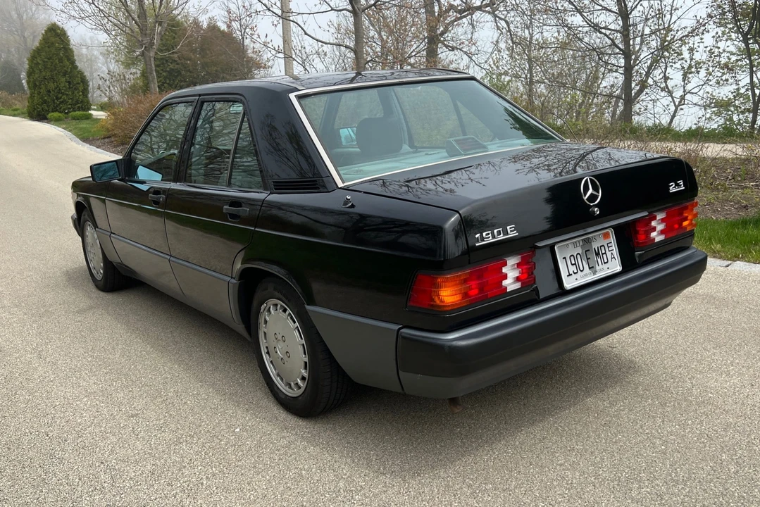 1993 Mercedes-Benz 190E - Image 16 of 31