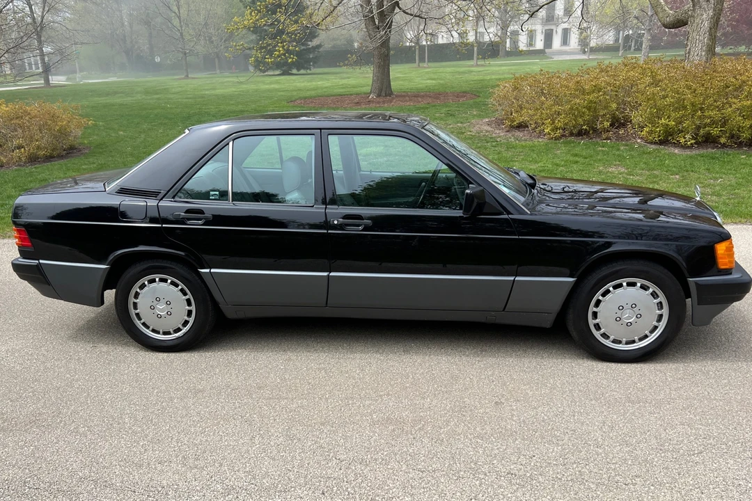 1993 Mercedes-Benz 190E - Image 11 of 31