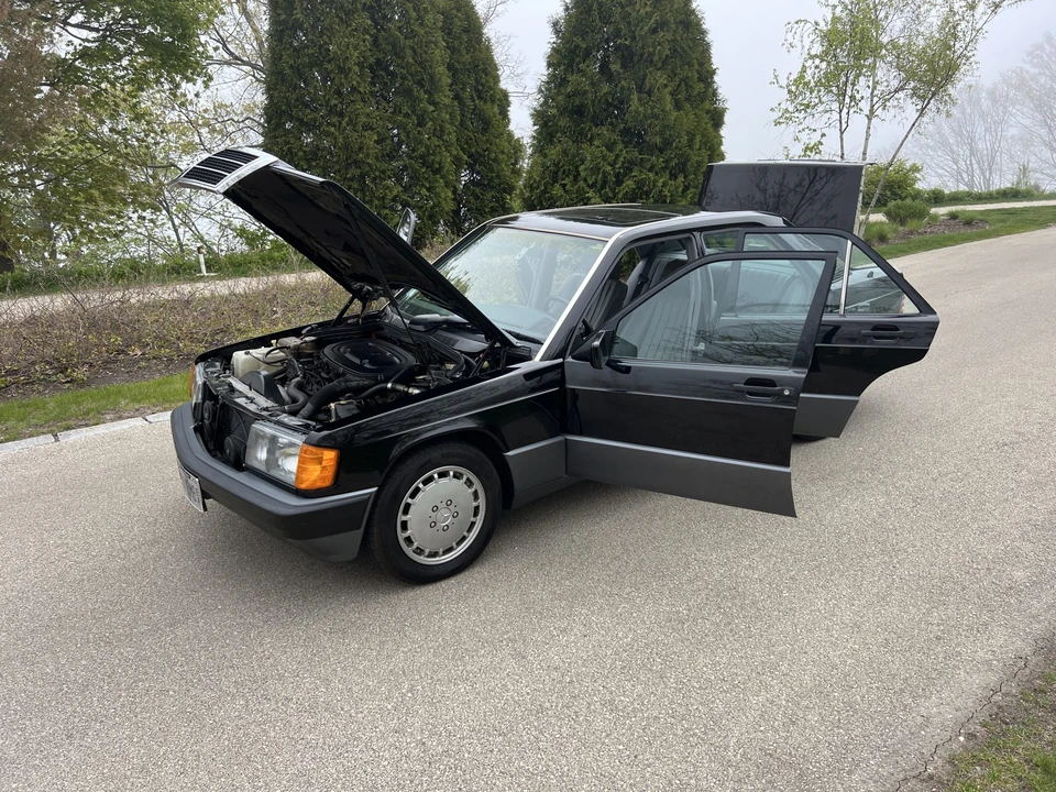 1993 Mercedes-Benz 190E - Image 22 of 31