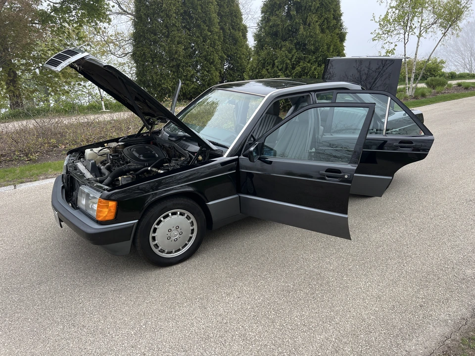 1993 Mercedes-Benz 190E - Image 22 of 31