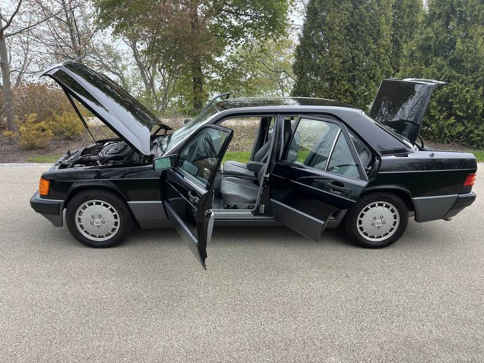 1993 Mercedes-Benz 190E - Image 23 of 31