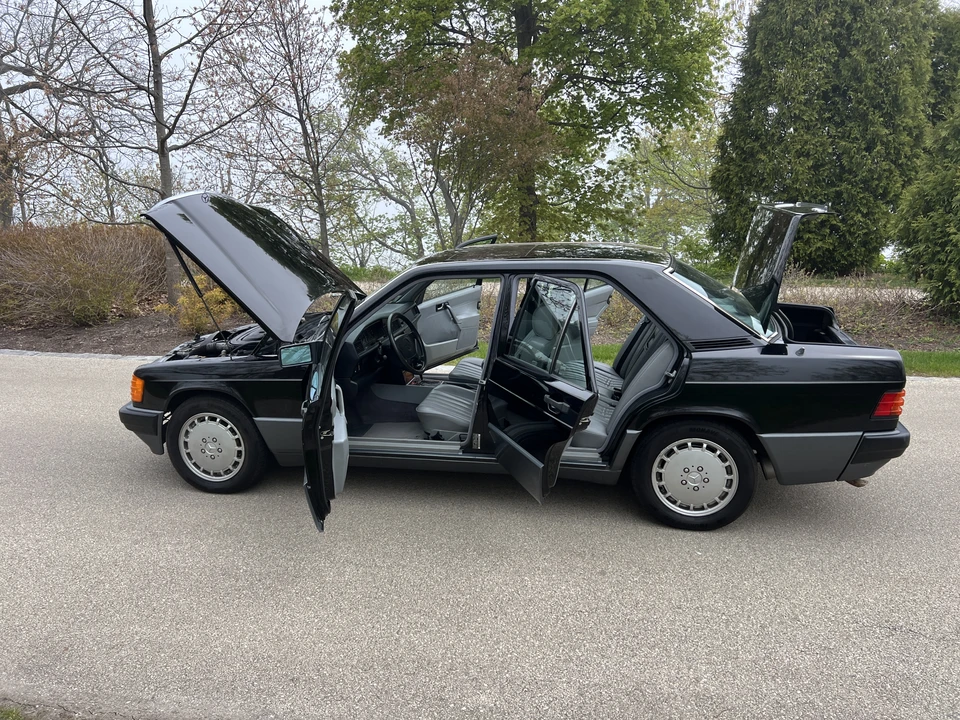 1993 Mercedes-Benz 190E - Image 25 of 31