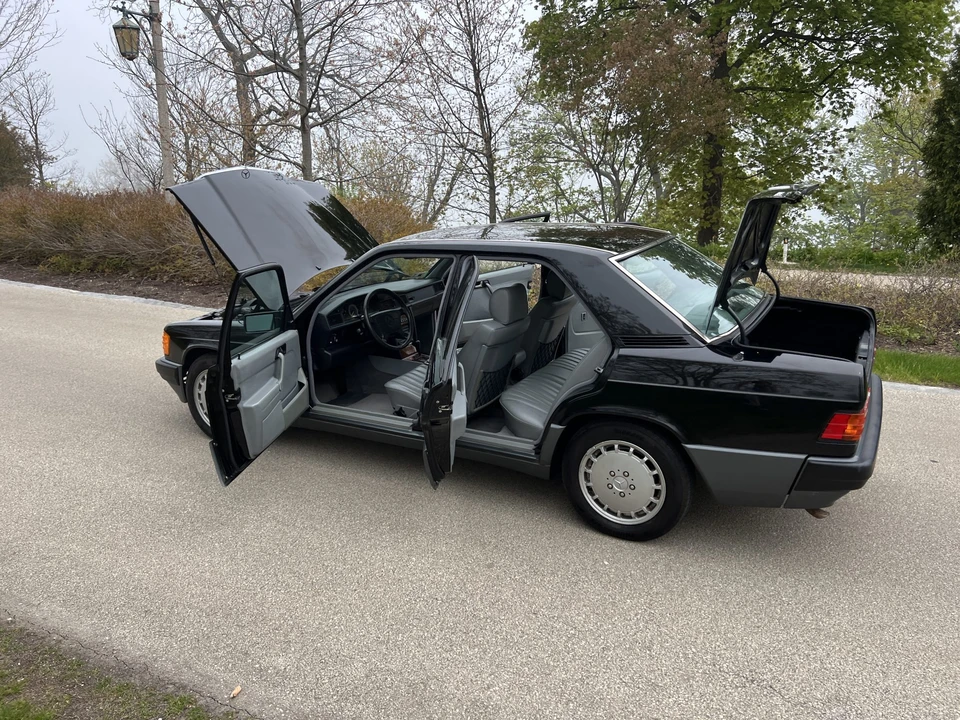 1993 Mercedes-Benz 190E - Image 25 of 31