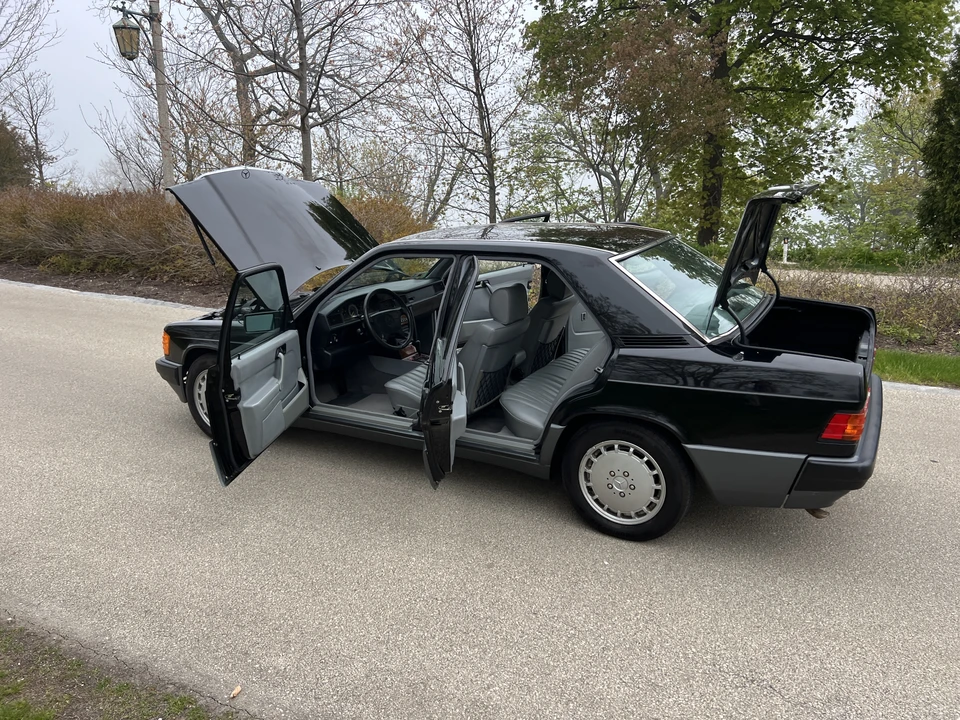 1993 Mercedes-Benz 190E - Image 24 of 31