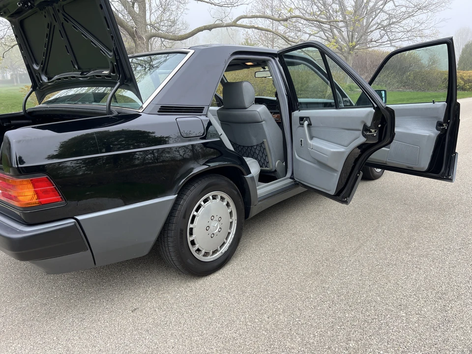 1993 Mercedes-Benz 190E - Image 26 of 31