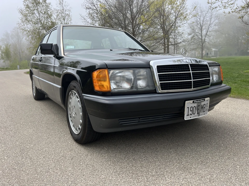 1993 Mercedes-Benz 190E - Image 9 of 31