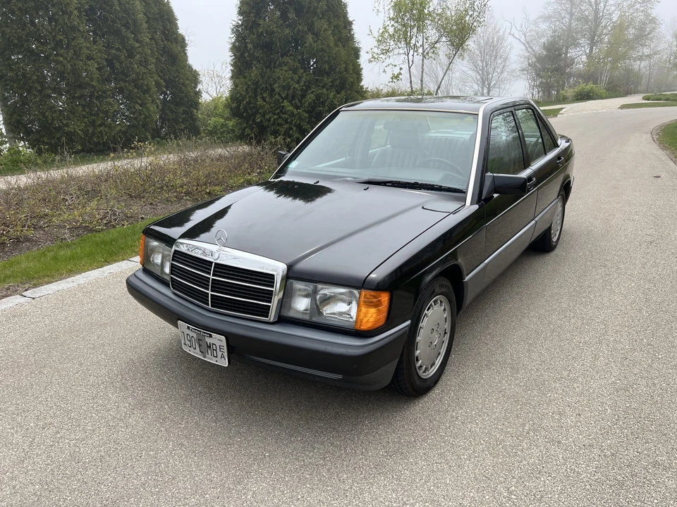 1993 Mercedes-Benz 190E - Image 2 of 31