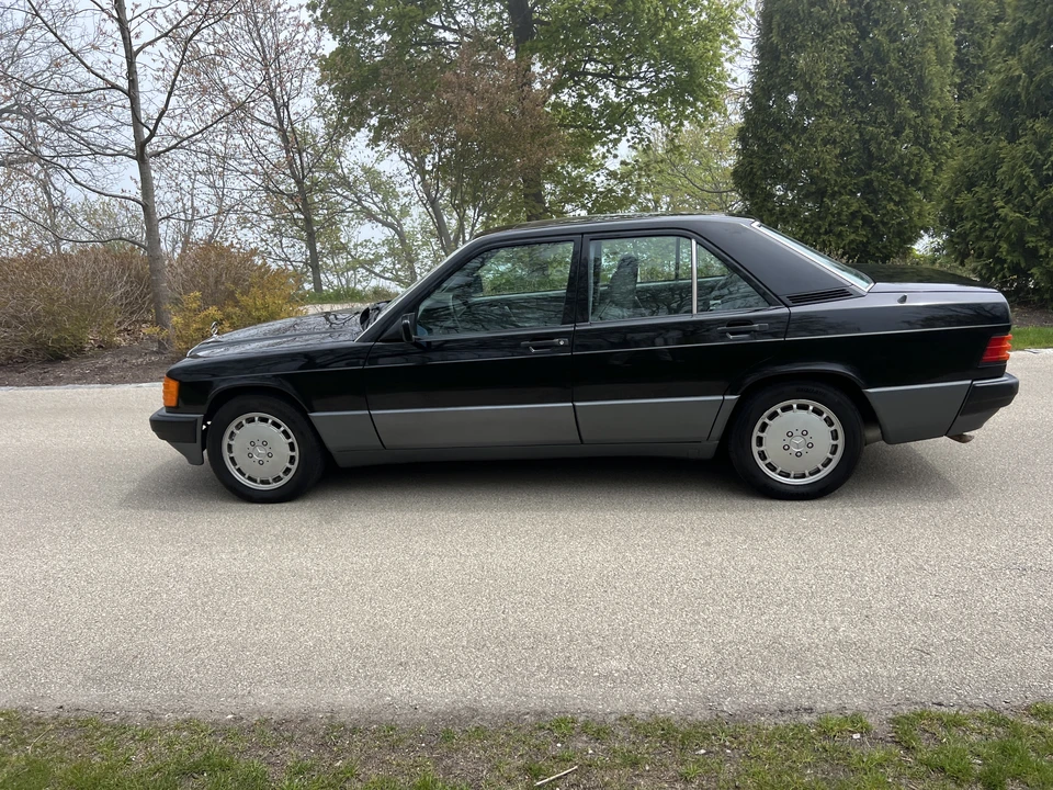1993 Mercedes-Benz 190E - Image 17 of 31