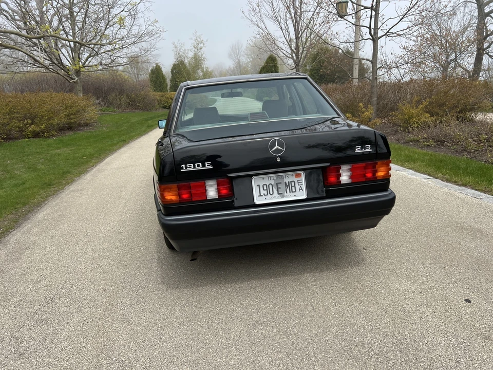 1993 Mercedes-Benz 190E - Image 16 of 31