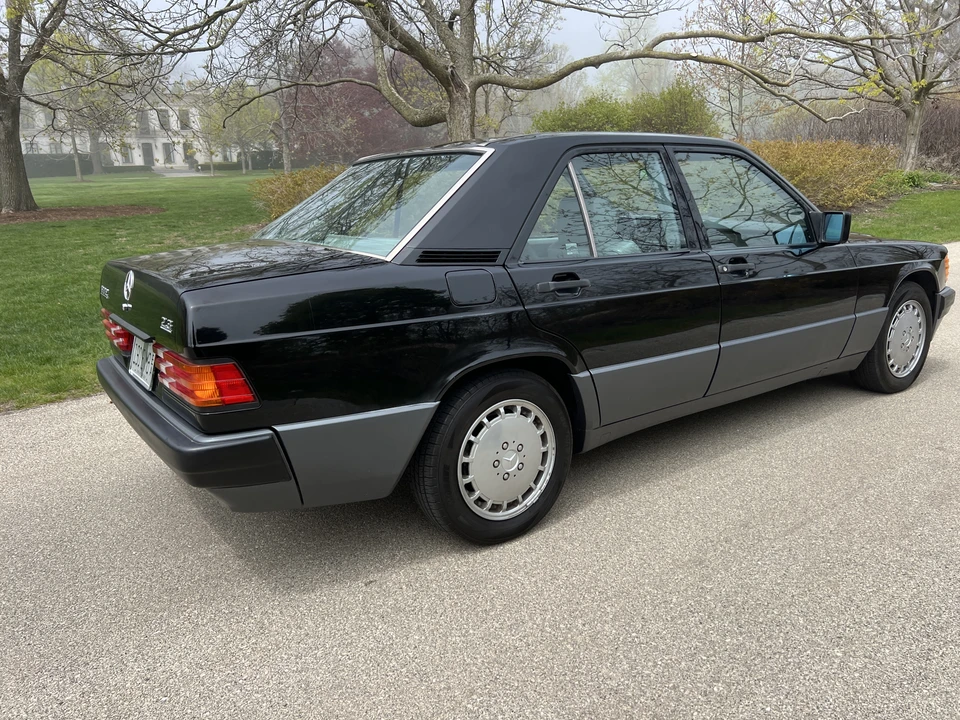 1993 Mercedes-Benz 190E - Image 12 of 31
