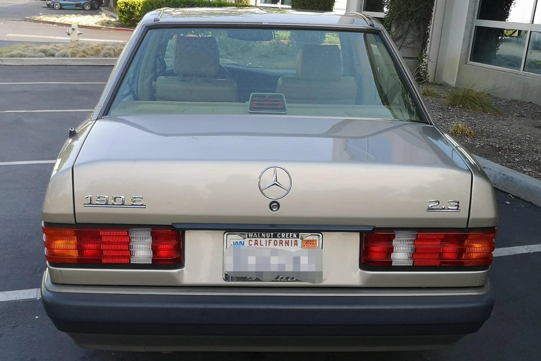 1993 Mercedes-Benz 190E - Image 5 of 28