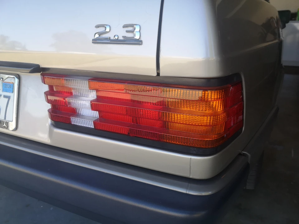 1993 Mercedes-Benz 190E - Image 19 of 28