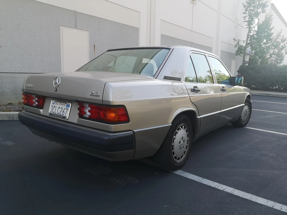 1993 Mercedes-Benz 190E - Image 11 of 28