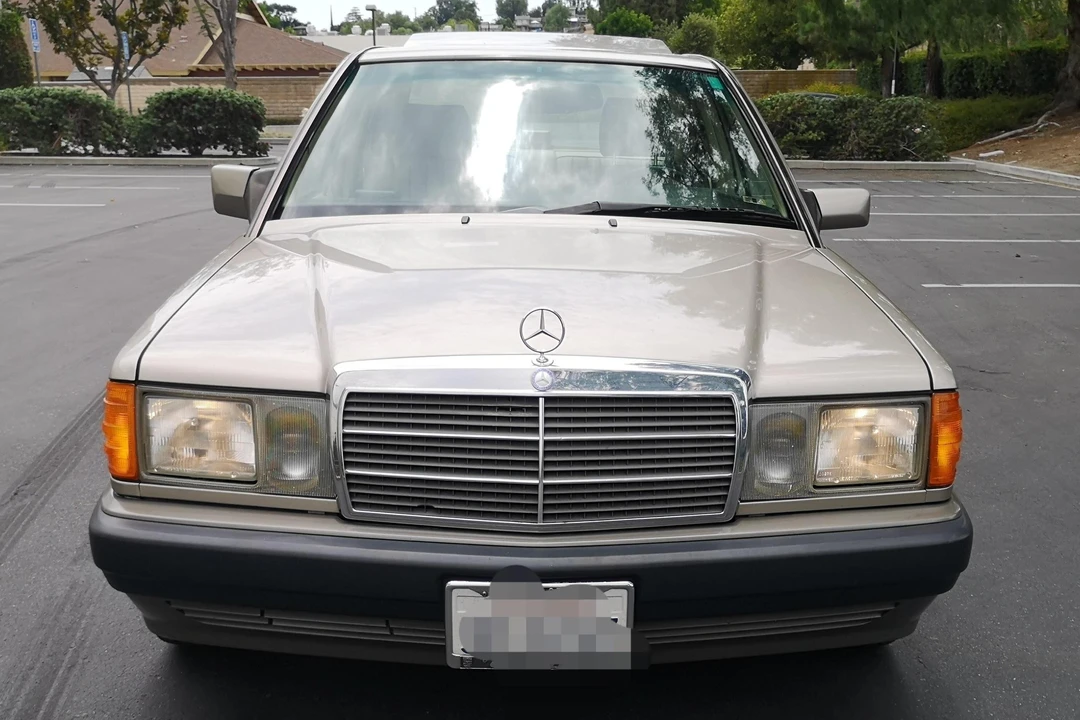 1993 Mercedes-Benz 190E - Image 2 of 28