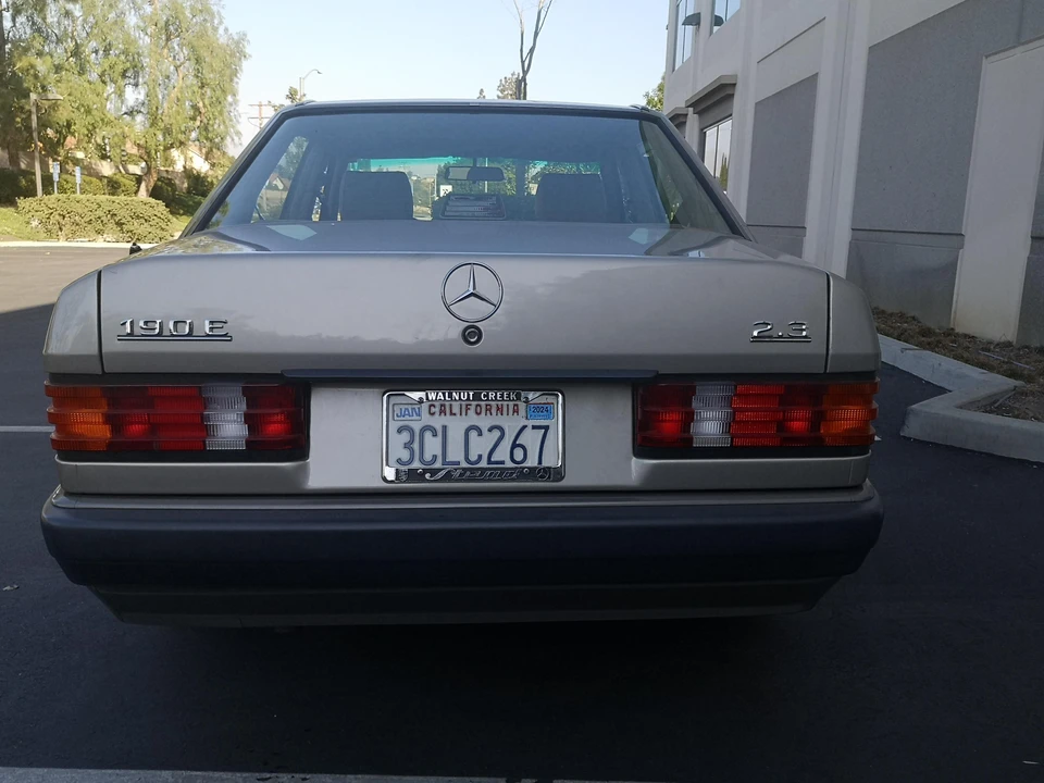 1993 Mercedes-Benz 190E - Image 10 of 28