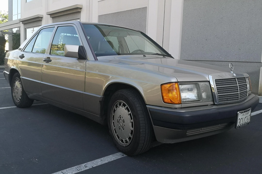 1993 Mercedes-Benz 190E - Image 13 of 28