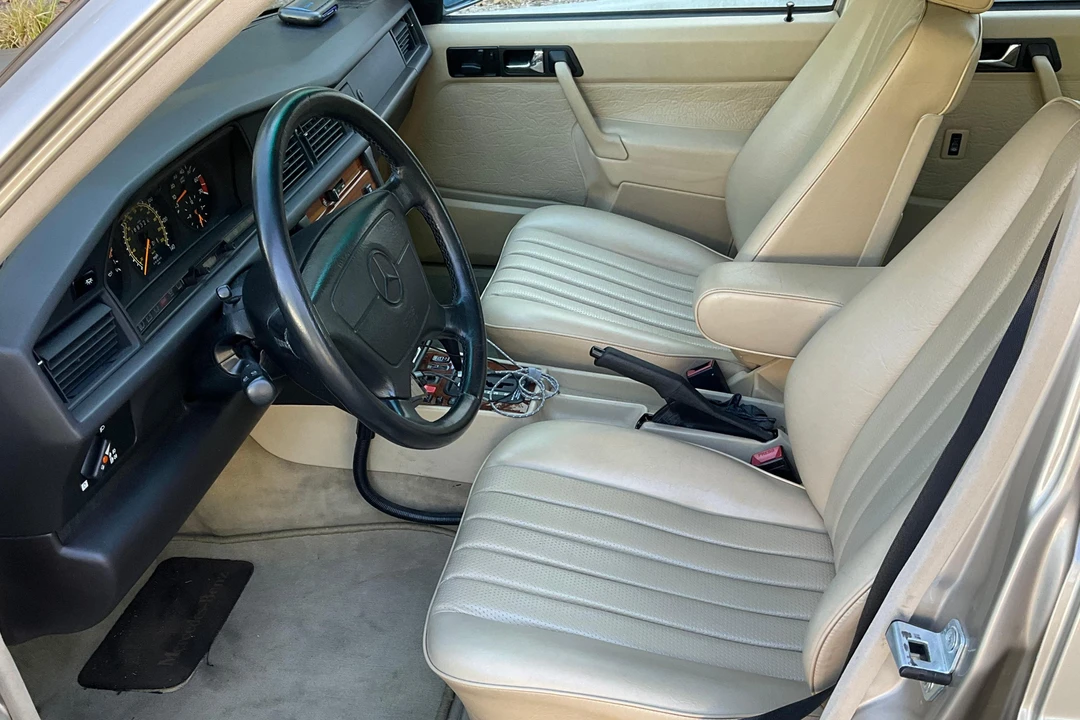 1993 Mercedes-Benz 190E - Image 28 of 28