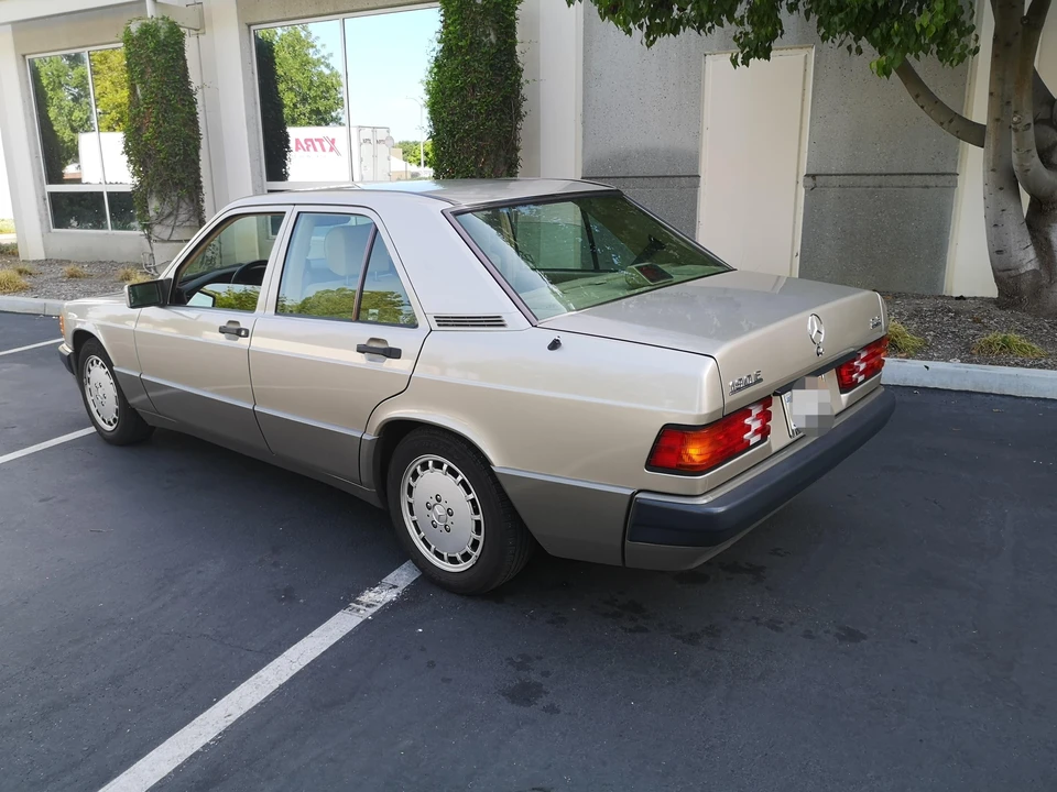 1993 Mercedes-Benz 190E - Image 8 of 28