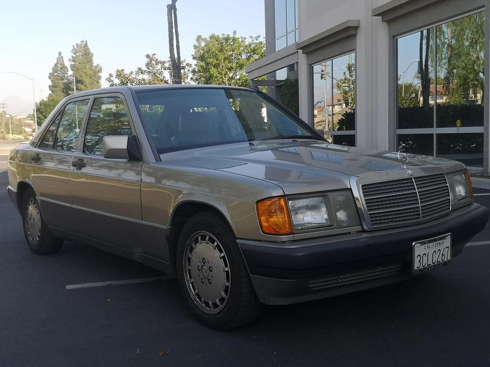 1993 Mercedes-Benz 190E - Image 14 of 28