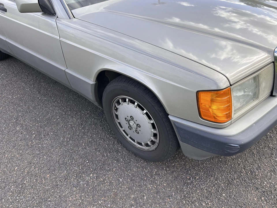 1993 Mercedes-Benz 190E - Image 15 of 31