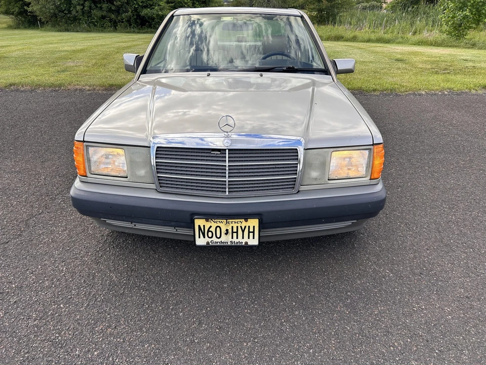 1993 Mercedes-Benz 190E - Image 10 of 31