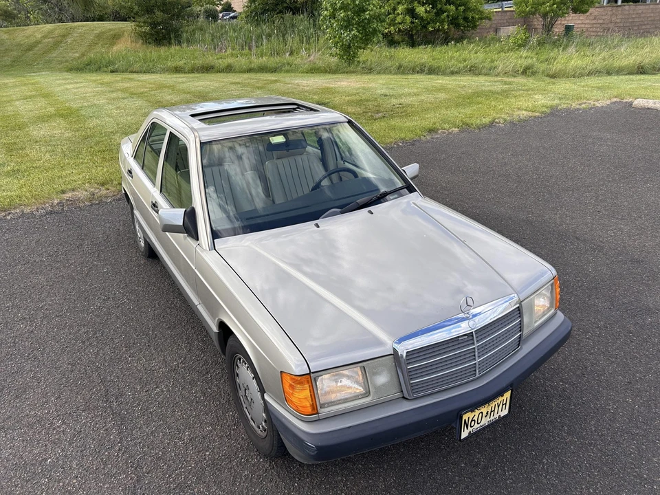 1993 Mercedes-Benz 190E - Image 13 of 31