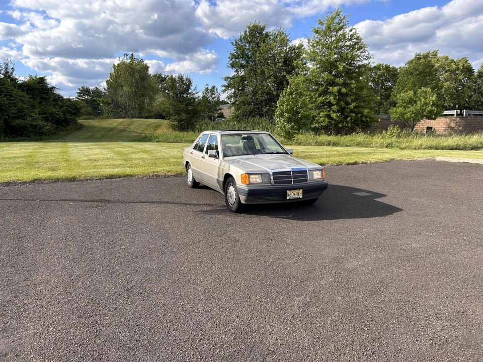 1993 Mercedes-Benz 190E - Image 11 of 31